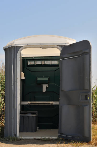 Best Porta potty rental near me  in Essex, IL
