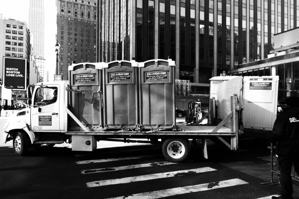 Best Portable toilet rental cost  in Essex, IL